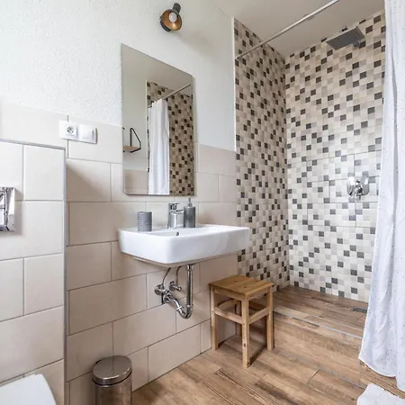 Apartment Family Tree